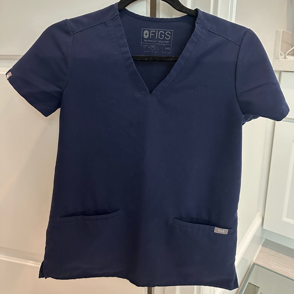 Figs Casma Scrub Top - Navy